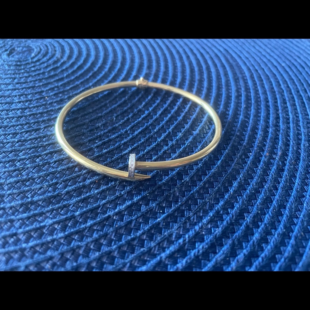 18k gold bangle bracelet